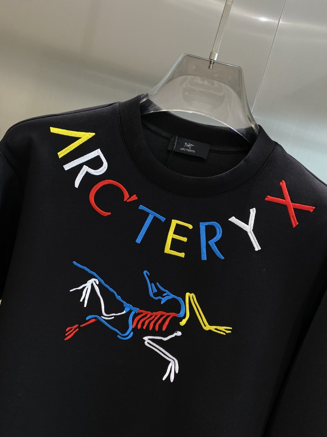 《𝙉𝙚𝙬🤍🖤鸟家》25秋冬新品空气层 圆领卫衣，正面品牌标识设计，创意重释品牌标志性设计，采用400克重