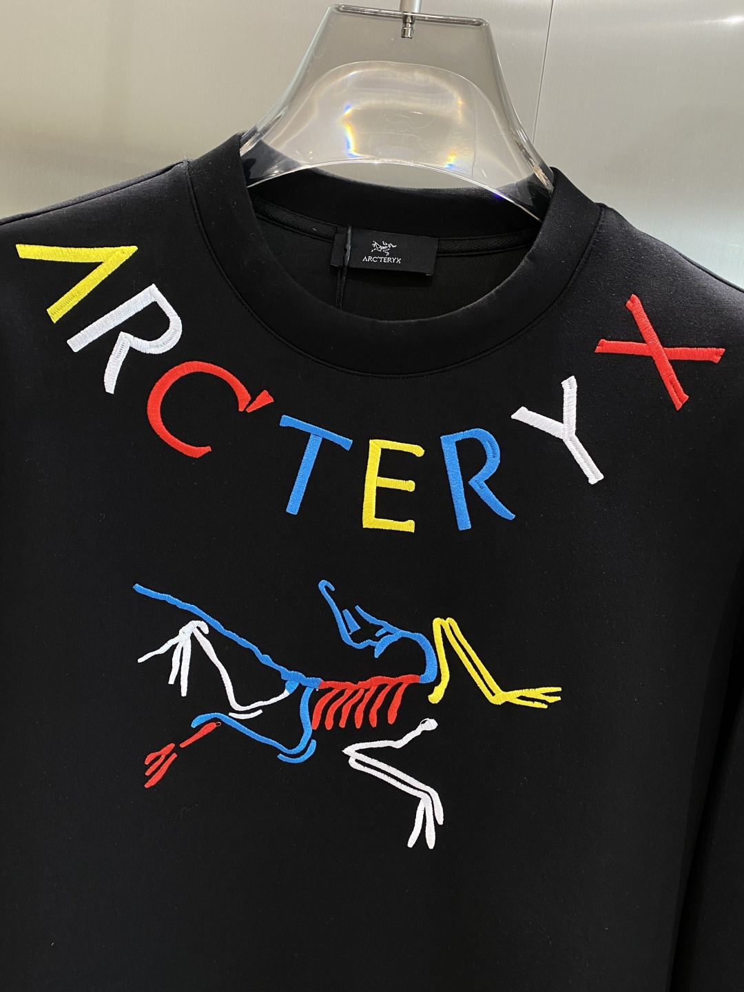 《𝙉𝙚𝙬🤍🖤鸟家》25秋冬新品空气层 圆领卫衣，正面品牌标识设计，创意重释品牌标志性设计，采用400克重