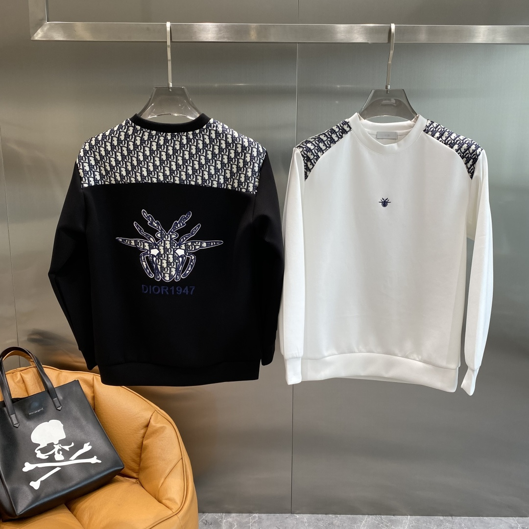 🦊P245 《𝙉𝙚𝙬🤍🖤迪家》
25秋冬新品空气层 圆领卫衣,正面品牌标识设计,创意重释品牌标志性设计,采用400克重莱赛尔空气层面料,其特性:柔透保暖舒适透气性佳、轻盈有垂感、四重纤维构造使得面料不容易产生皱褶,配套衣领、袖口及下脚边罗纹;
颜色:黑色、白色
尺码:XS-L隔天