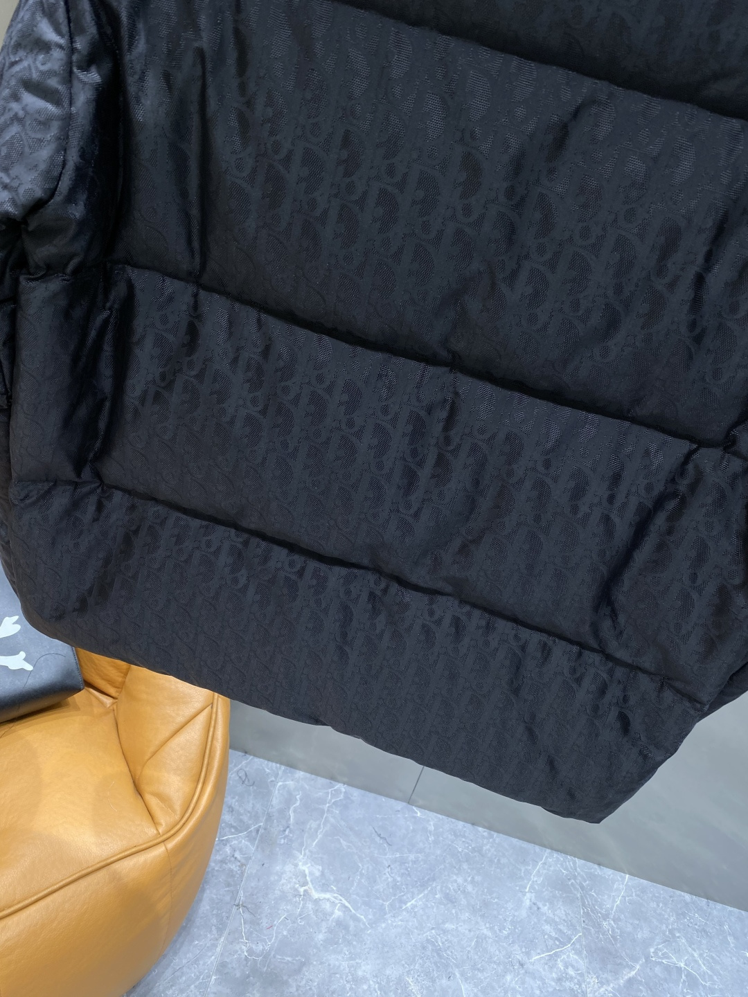 《𝙉𝙚𝙬🤍🖤迪家》2025顶级版本羽绒服2025最新款时尚设计师款羽绒外套.处处细节显工艺足够的高级 结