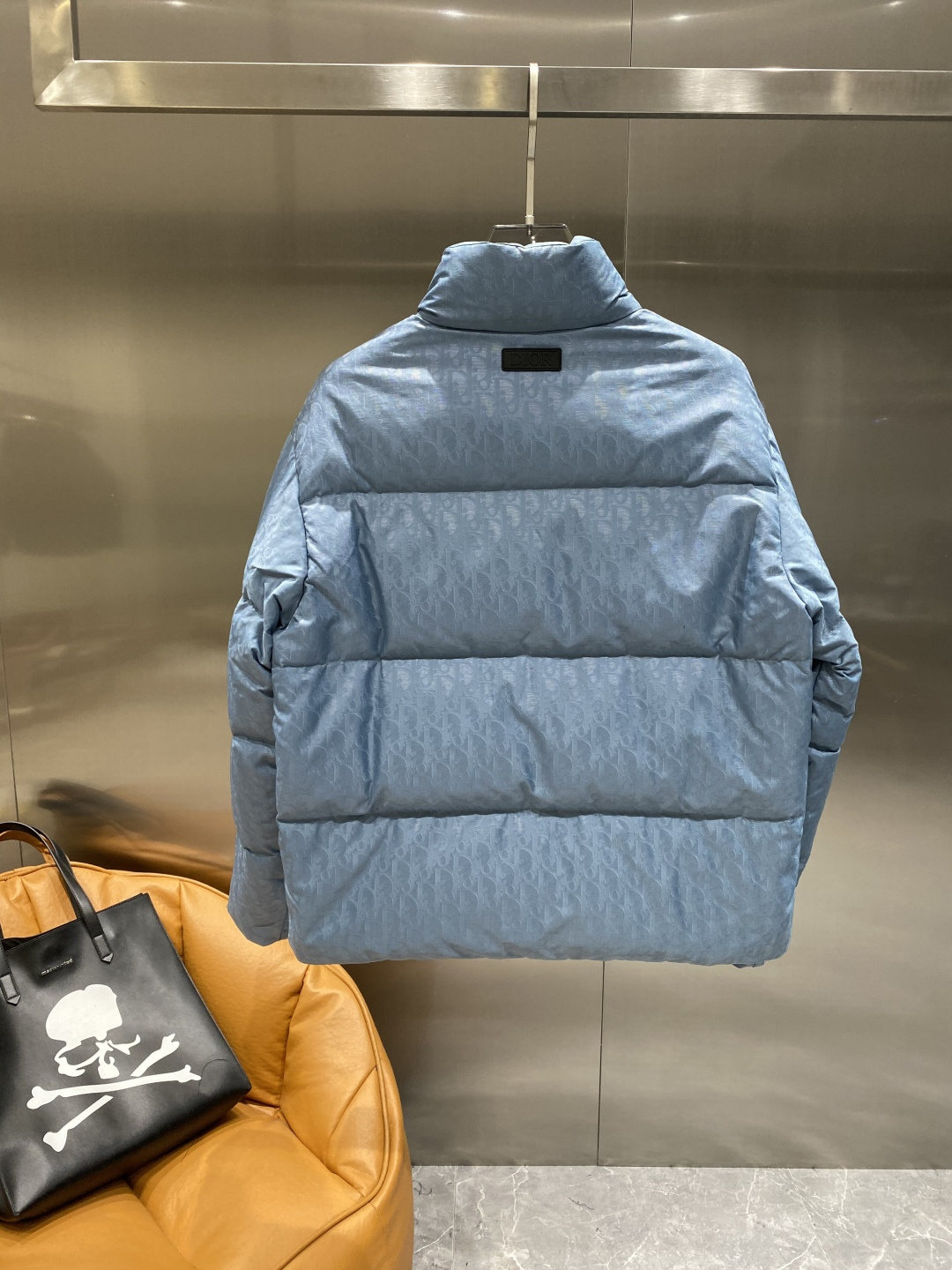 《𝙉𝙚𝙬🤍🖤迪家》2025顶级版本羽绒服2025最新款时尚设计师款羽绒外套.处处细节显工艺足够的高级 结