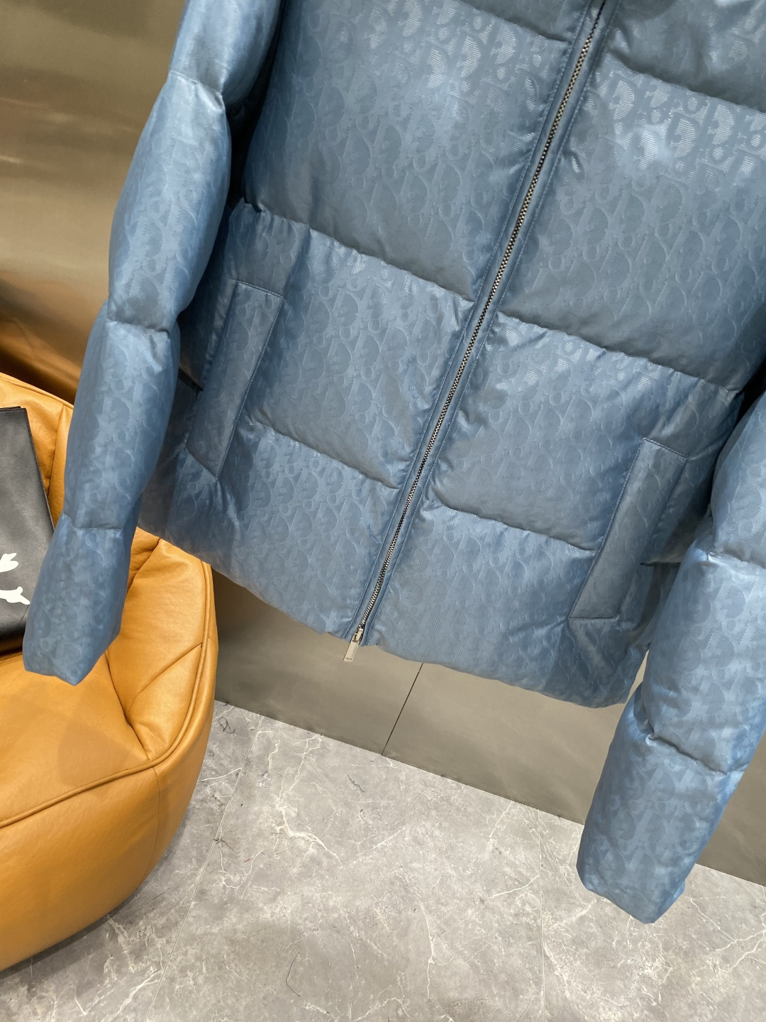 《𝙉𝙚𝙬🤍🖤迪家》2025顶级版本羽绒服2025最新款时尚设计师款羽绒外套.处处细节显工艺足够的高级 结