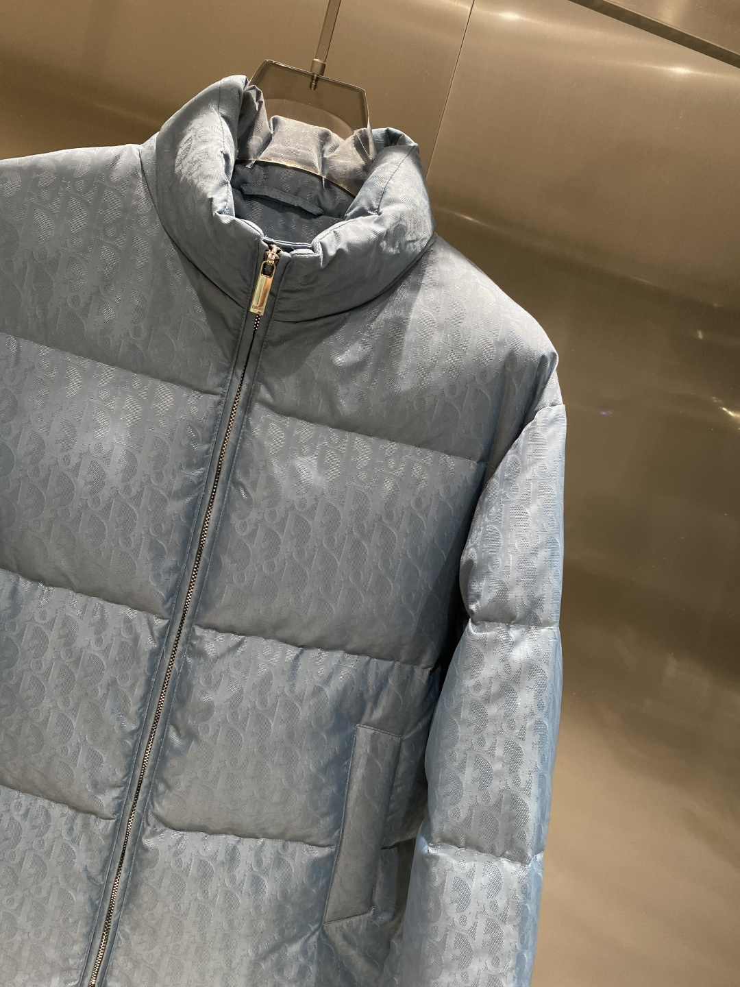 《𝙉𝙚𝙬🤍🖤迪家》2025顶级版本羽绒服2025最新款时尚设计师款羽绒外套.处处细节显工艺足够的高级 结