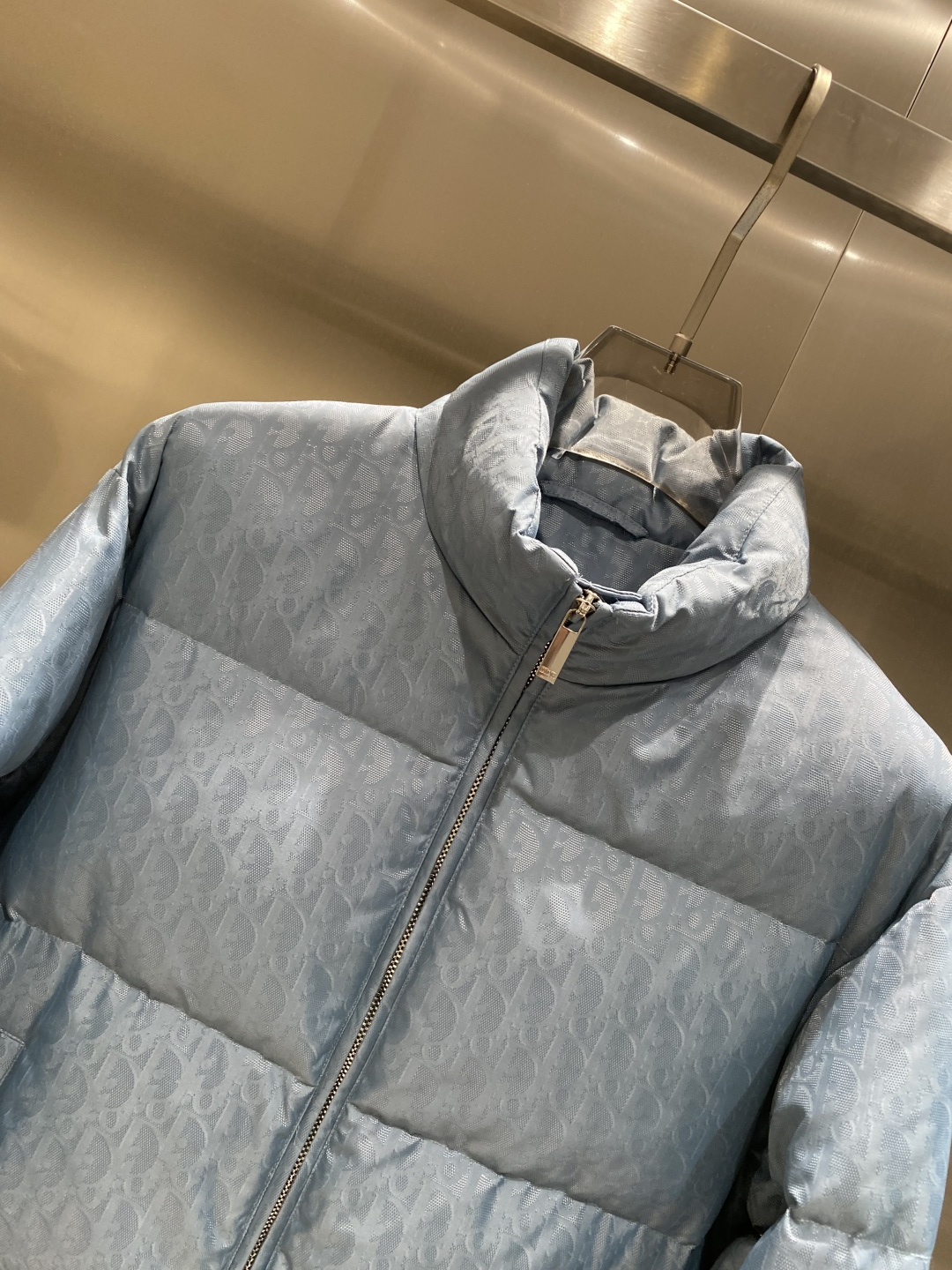 《𝙉𝙚𝙬🤍🖤迪家》2025顶级版本羽绒服2025最新款时尚设计师款羽绒外套.处处细节显工艺足够的高级 结