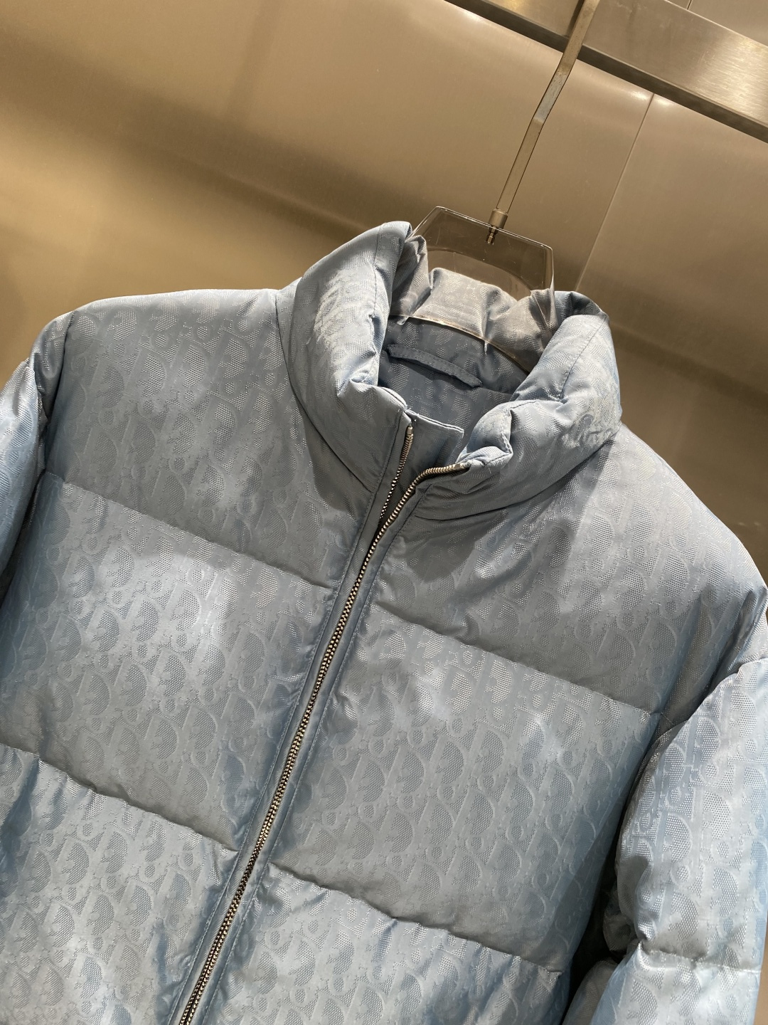 《𝙉𝙚𝙬🤍🖤迪家》2025顶级版本羽绒服2025最新款时尚设计师款羽绒外套.处处细节显工艺足够的高级 结