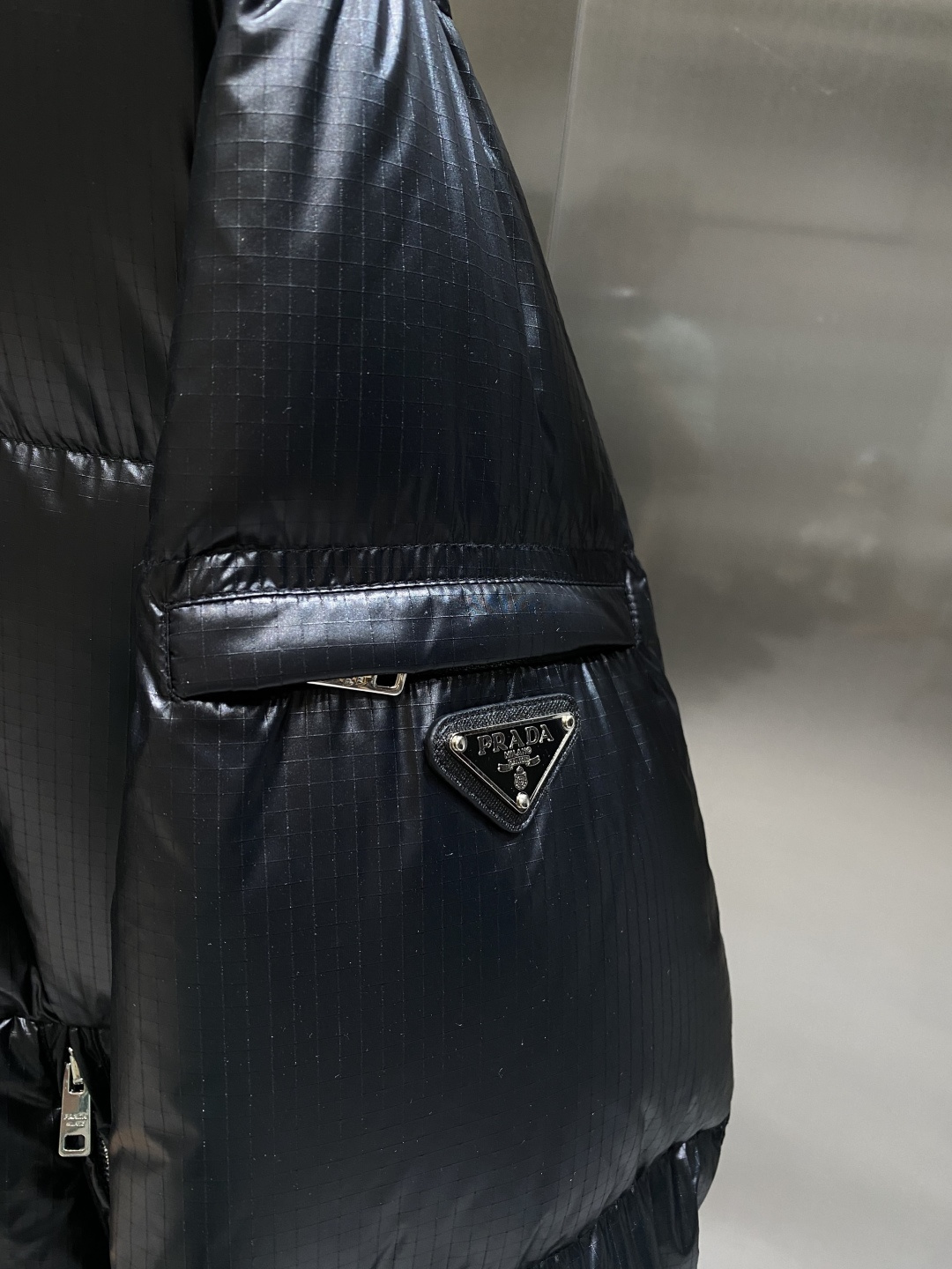 《𝙉𝙚𝙬🤍🖤普家》独家专供秋冬新款羽绒服。贸易公司渠道稀出，降温天气必备的保暖单品，不论是日常还是户外运