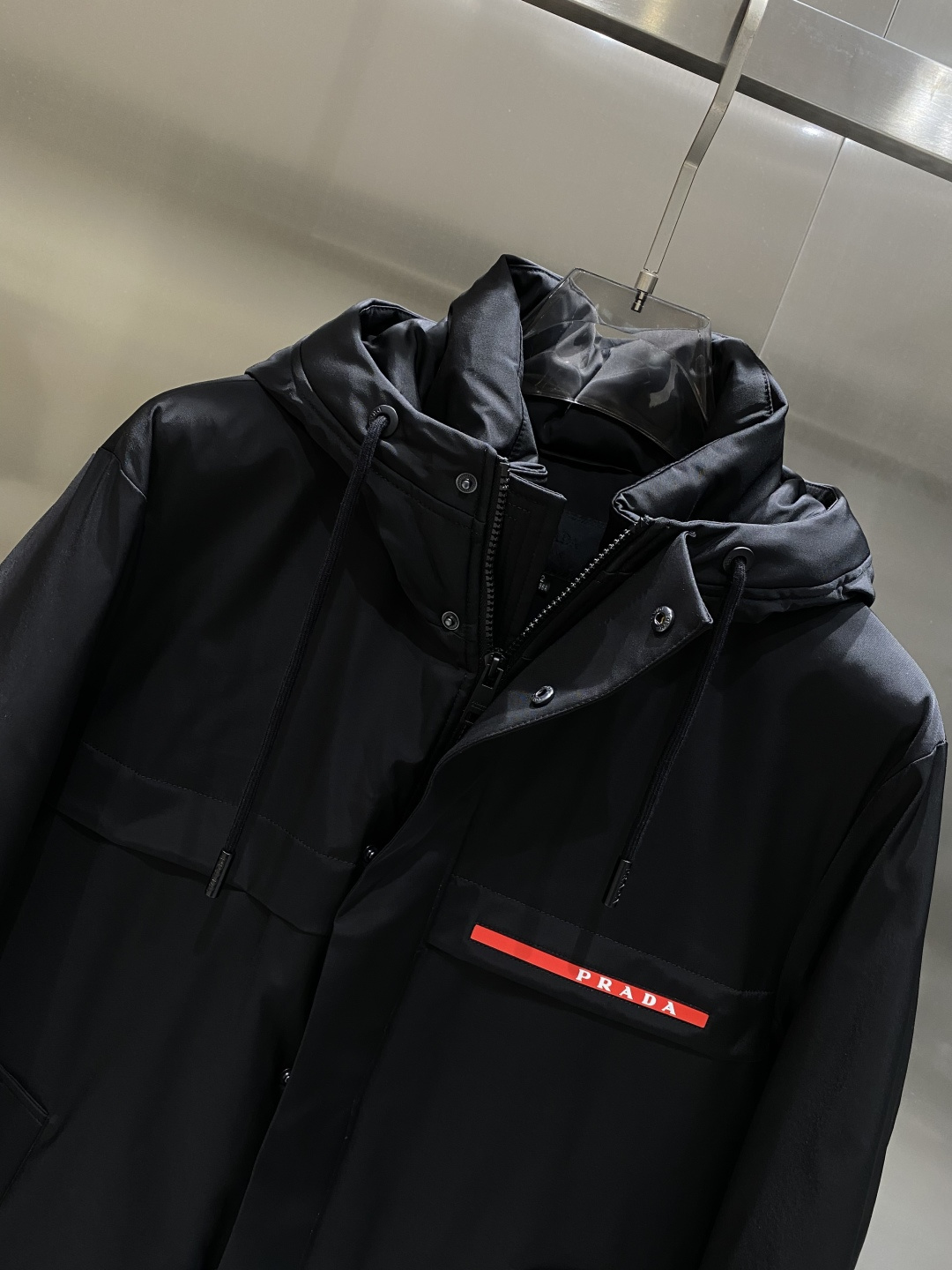 《𝙉𝙚𝙬🤍🖤普家》普拉达 代购正品级别秋冬新款羽绒服 原版1:1订制五金配件全进口原版定制 欢迎专柜对比
