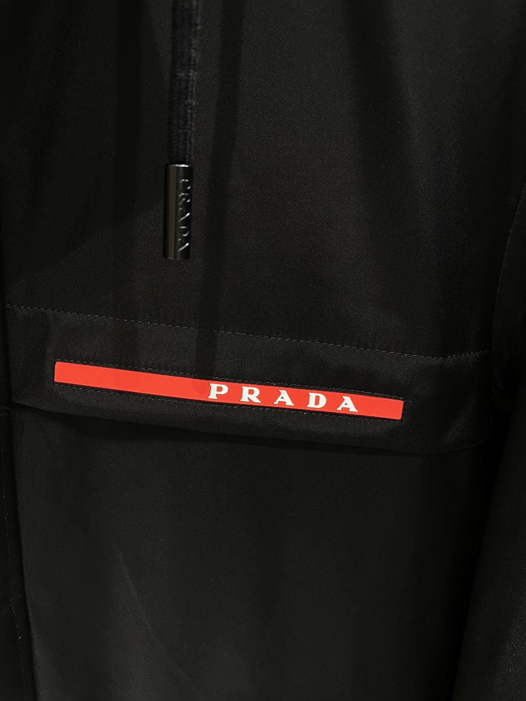 《𝙉𝙚𝙬🤍🖤普家》普拉达 代购正品级别秋冬新款羽绒服 原版1:1订制五金配件全进口原版定制 欢迎专柜对比