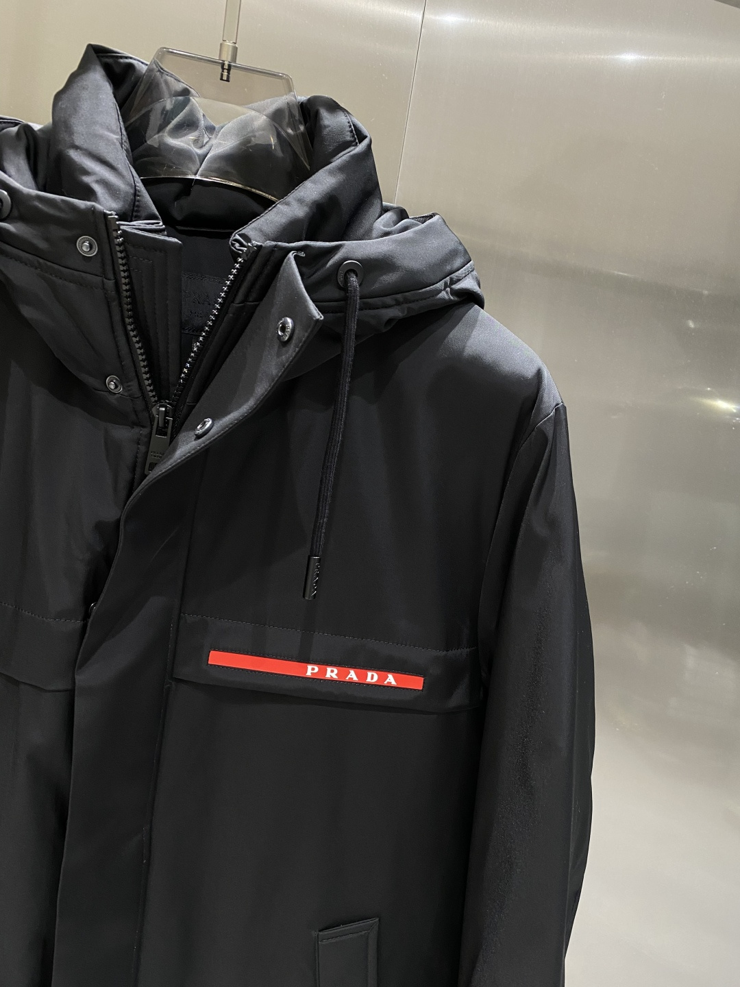 《𝙉𝙚𝙬🤍🖤普家》普拉达 代购正品级别秋冬新款羽绒服 原版1:1订制五金配件全进口原版定制 欢迎专柜对比
