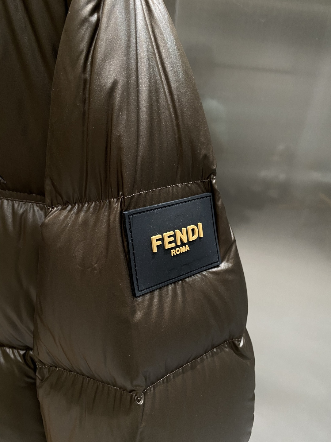 《𝙉𝙚𝙬🤍🖤芬家》独家专供秋冬新款羽绒服。贸易公司渠道稀出，降温天气必备的保暖单品，不论是日常还是户外运