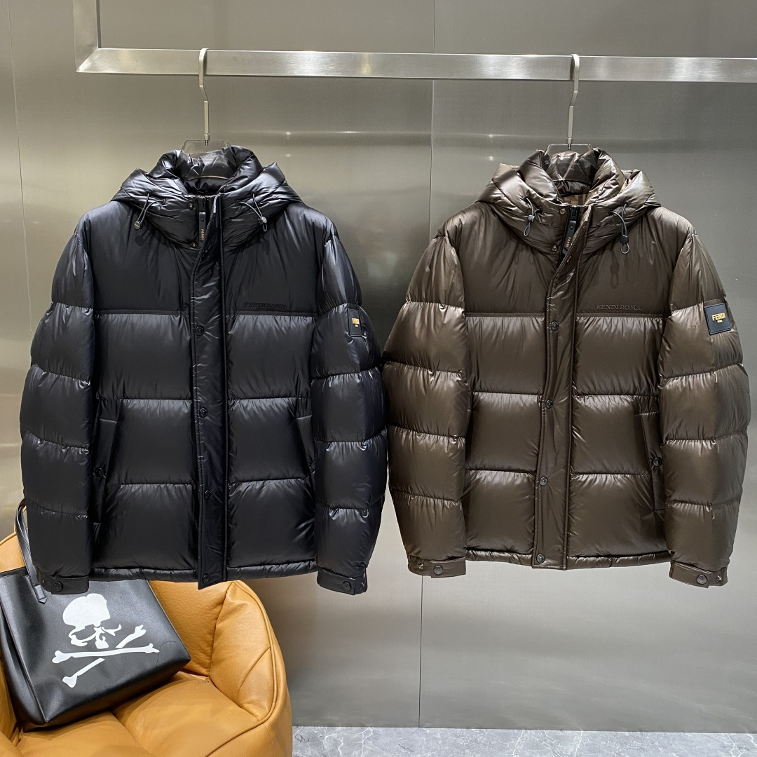 《𝙉𝙚𝙬🤍🖤芬家》独家专供秋冬新款羽绒服。贸易公司渠道稀出，降温天气必备的保暖单品，不论是日常还是户外运