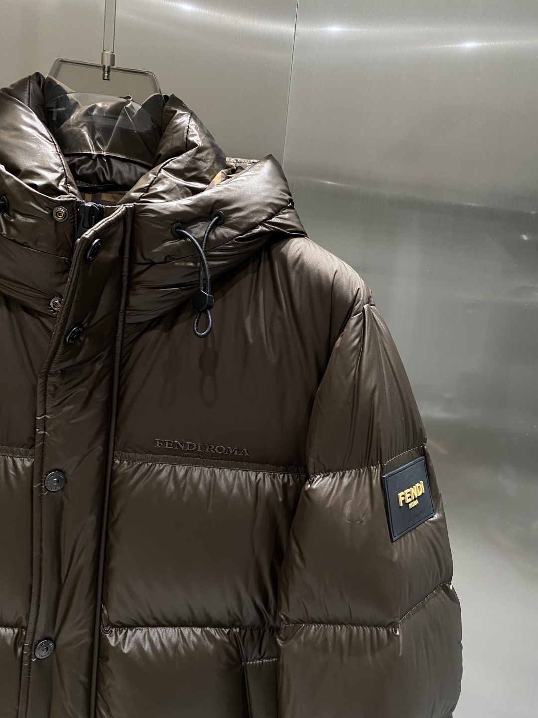 《𝙉𝙚𝙬🤍🖤芬家》独家专供秋冬新款羽绒服。贸易公司渠道稀出，降温天气必备的保暖单品，不论是日常还是户外运