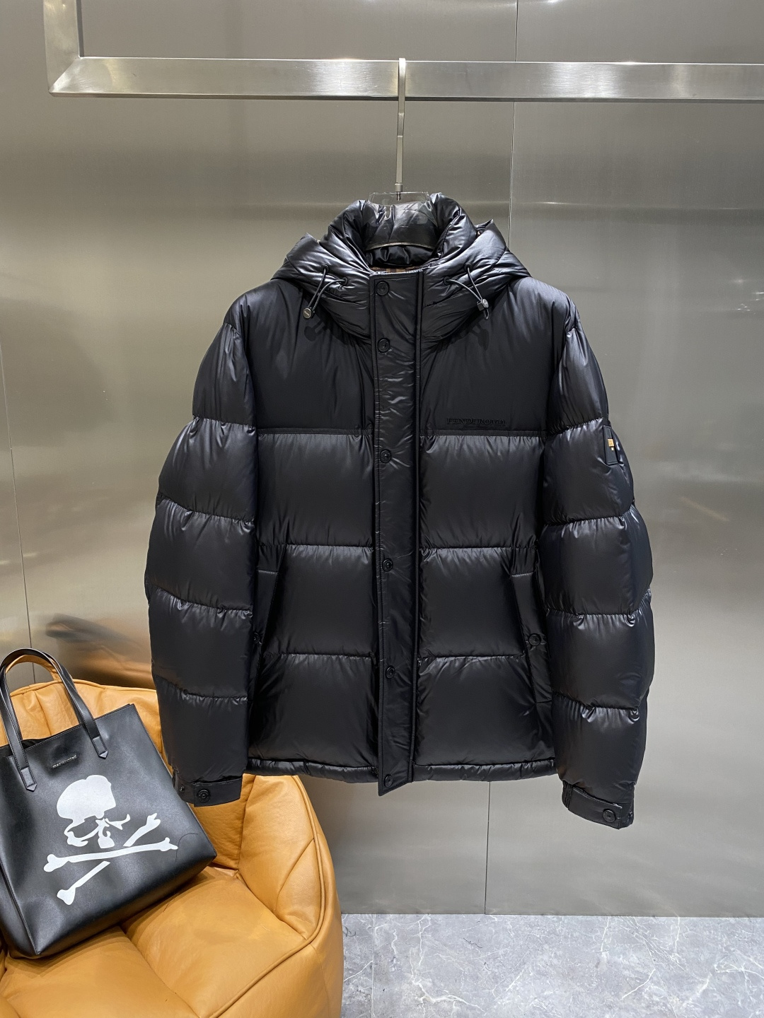 《𝙉𝙚𝙬🤍🖤芬家》独家专供秋冬新款羽绒服。贸易公司渠道稀出，降温天气必备的保暖单品，不论是日常还是户外运