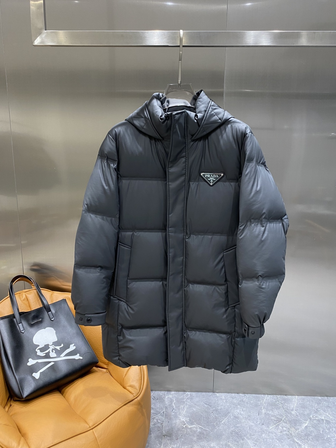 《𝙉𝙚𝙬🤍🖤普家》普拉达 代购正品级别秋冬新款羽绒服 原版1:1订制五金配件全进口原版定制 欢迎专柜对比