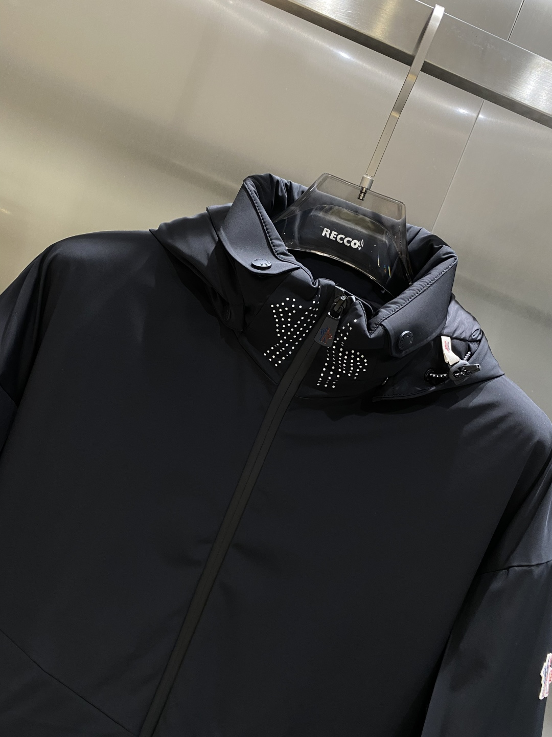 《𝙉𝙚𝙬🤍🖤蒙家》代购正品级别秋冬新款羽绒服 原版1:1订制五金配件全进口原版定制 欢迎专柜对比 绝对的