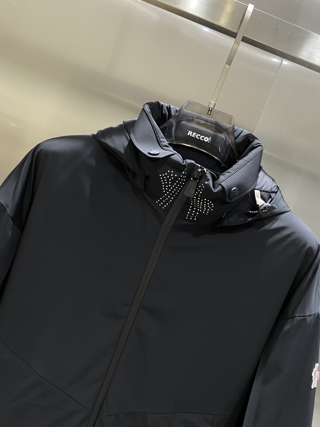 《𝙉𝙚𝙬🤍🖤蒙家》代购正品级别秋冬新款羽绒服 原版1:1订制五金配件全进口原版定制 欢迎专柜对比 绝对的