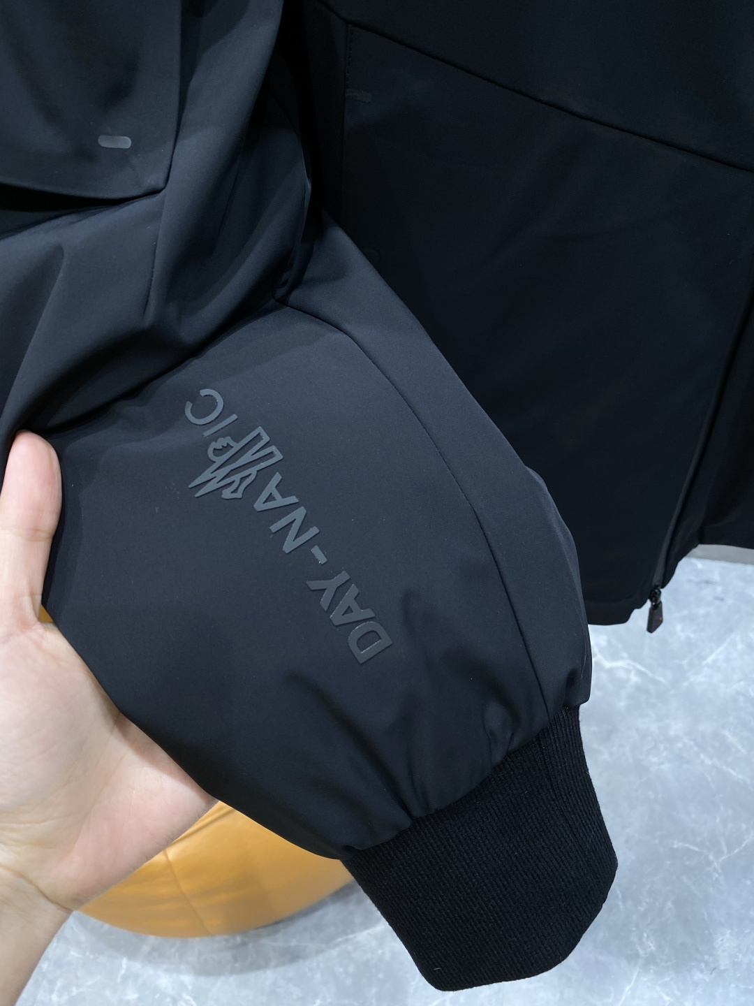 《𝙉𝙚𝙬🤍🖤蒙家》代购正品级别秋冬新款羽绒服 原版1:1订制五金配件全进口原版定制 欢迎专柜对比 绝对的