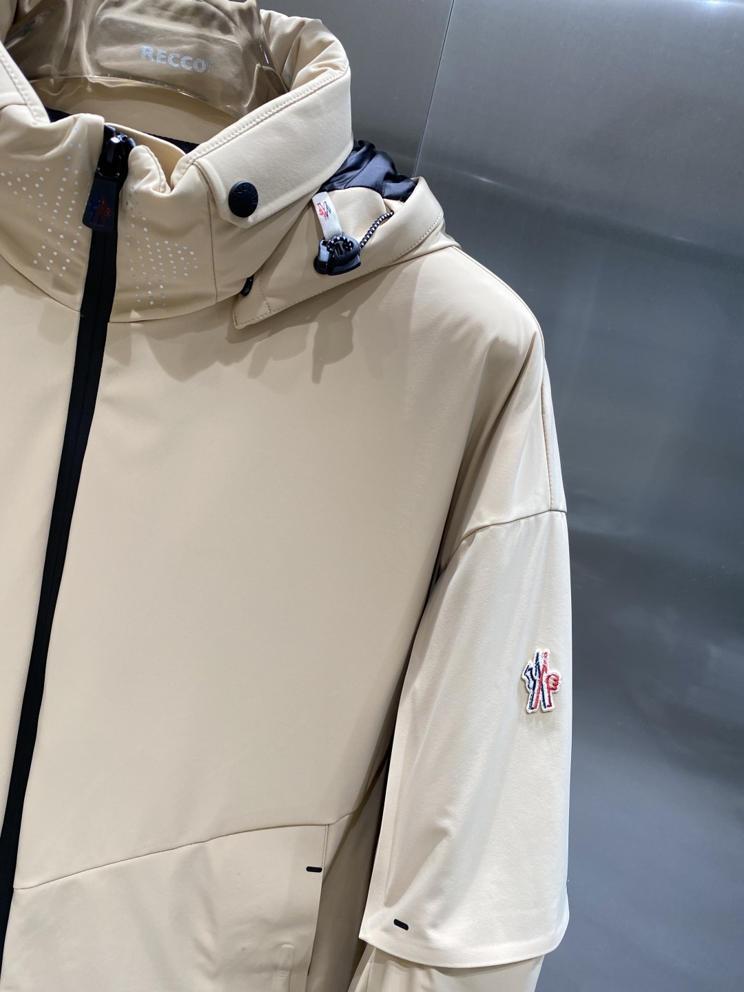 《𝙉𝙚𝙬🤍🖤蒙家》代购正品级别秋冬新款羽绒服 原版1:1订制五金配件全进口原版定制 欢迎专柜对比 绝对的