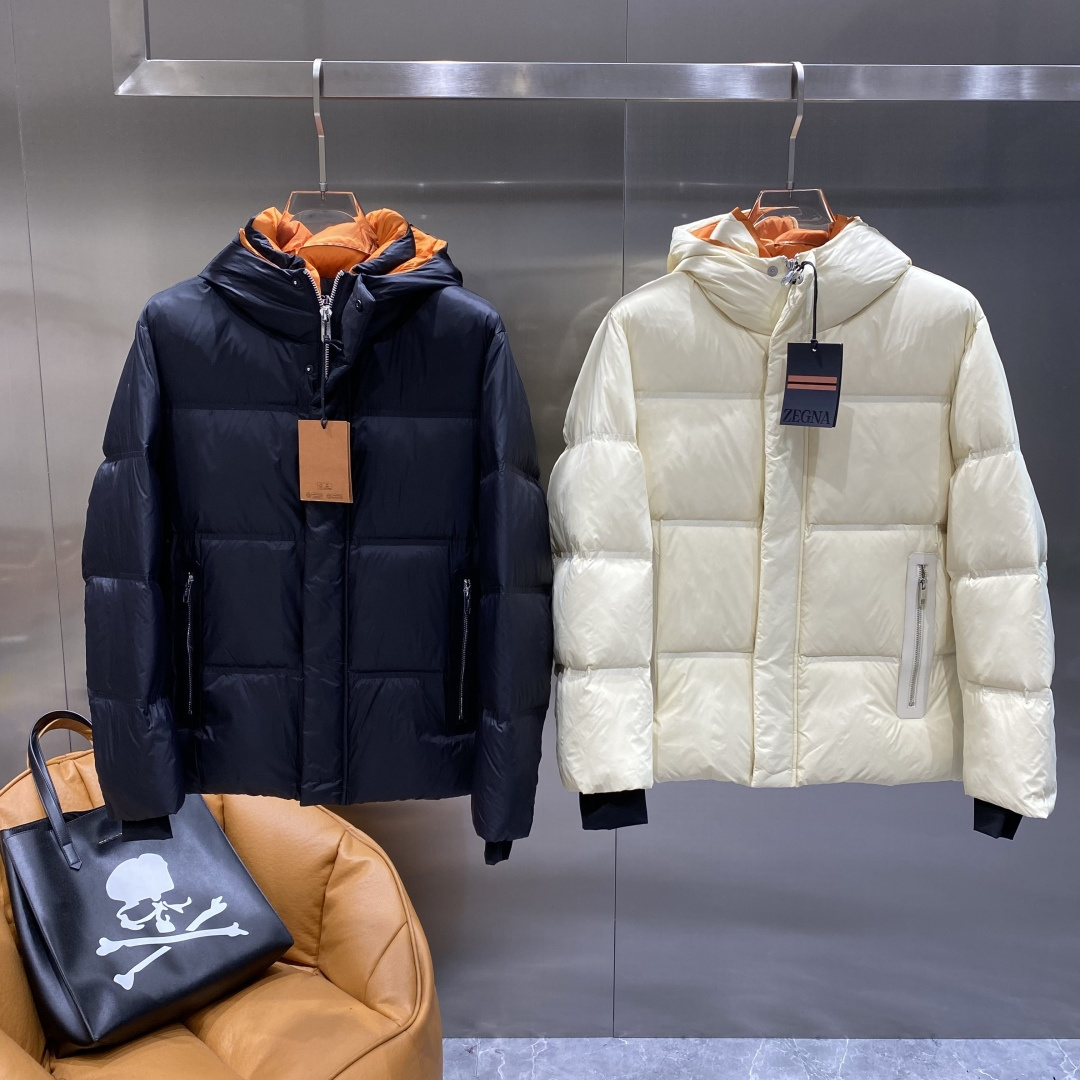 《𝙉𝙚𝙬🤍🖤杰尼家》独家专供秋冬新款羽绒服。贸易公司渠道稀出，降温天气必备的保暖单品，耐磨防刮易打理，在