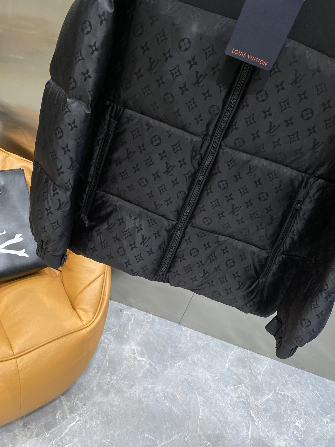 《𝙉𝙚𝙬🤍🖤驴家》代购正品级别秋冬新款羽绒服 原版1:1订制五金配件全进口原版定制 欢迎专柜对比 绝对的