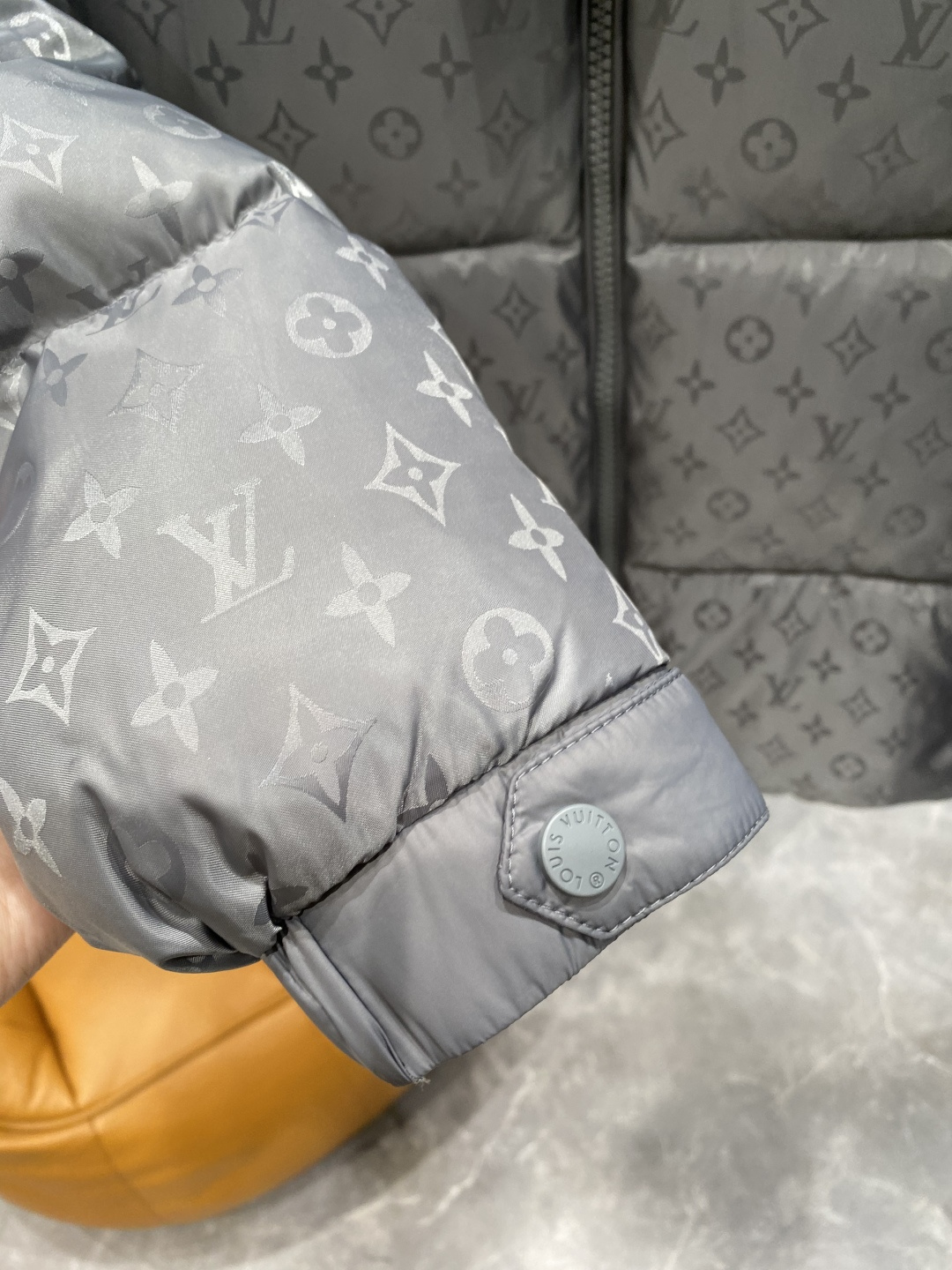 《𝙉𝙚𝙬🤍🖤驴家》代购正品级别秋冬新款羽绒服 原版1:1订制五金配件全进口原版定制 欢迎专柜对比 绝对的