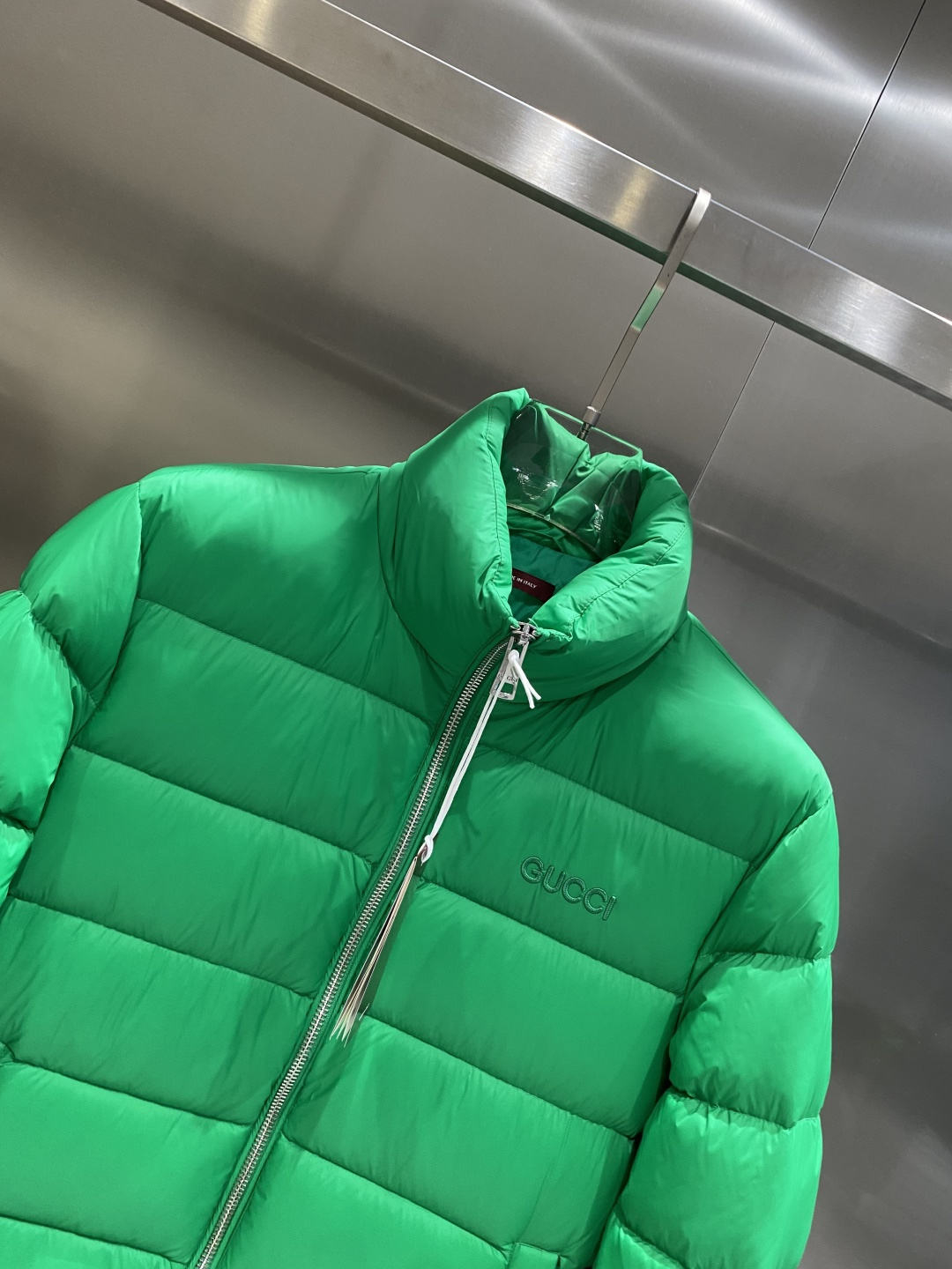 《𝙉𝙚𝙬🤍🖤古家》2025独家专供秋冬新款羽绒服。贸易公司渠道稀出，降温天气必备的保暖单品，不论是日常还