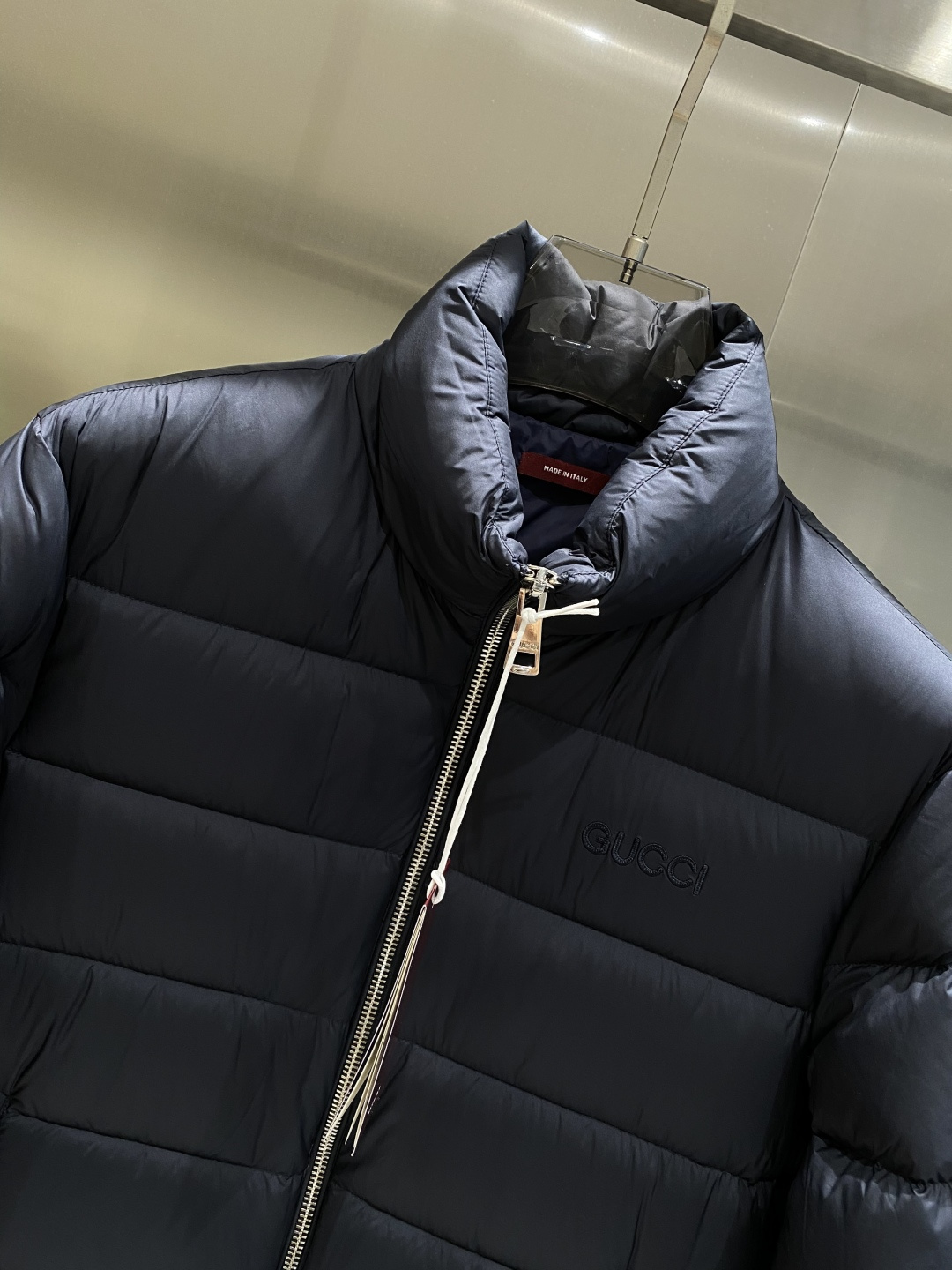 《𝙉𝙚𝙬🤍🖤古家》2025独家专供秋冬新款羽绒服。贸易公司渠道稀出，降温天气必备的保暖单品，不论是日常还