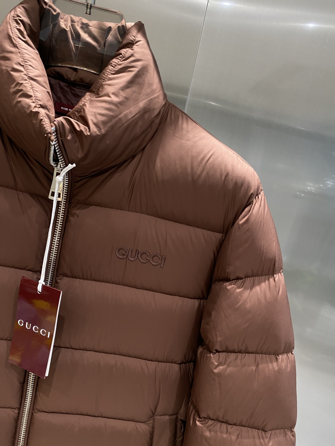 《𝙉𝙚𝙬🤍🖤古家》2025独家专供秋冬新款羽绒服。贸易公司渠道稀出，降温天气必备的保暖单品，不论是日常还