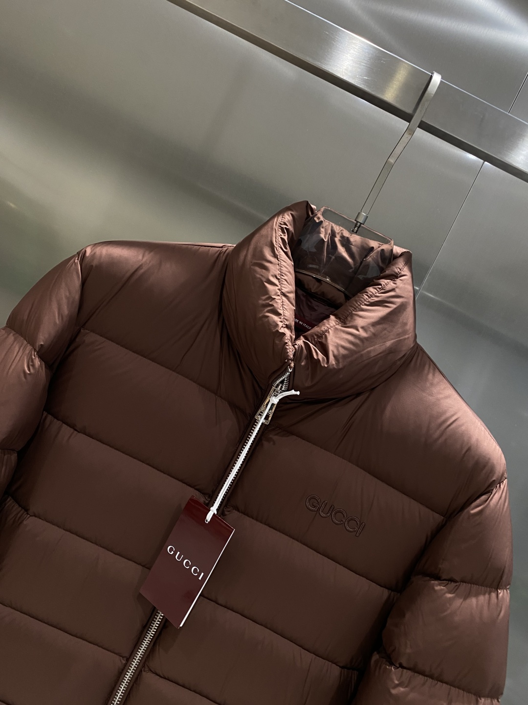 《𝙉𝙚𝙬🤍🖤古家》2025独家专供秋冬新款羽绒服。贸易公司渠道稀出，降温天气必备的保暖单品，不论是日常还