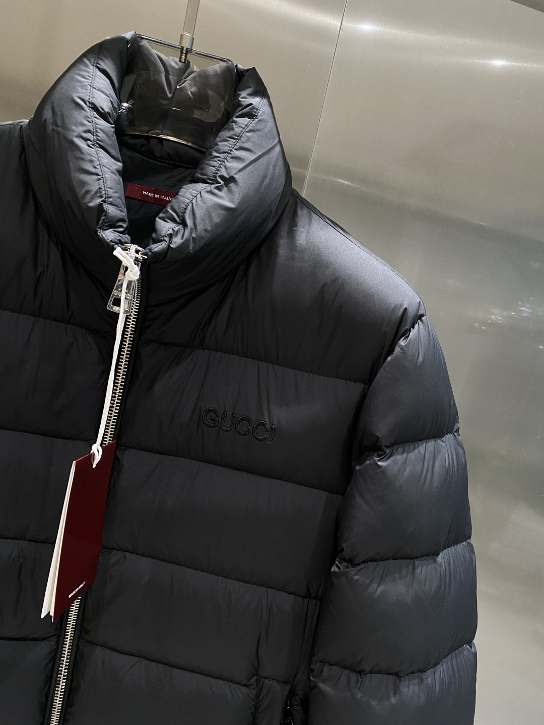 《𝙉𝙚𝙬🤍🖤古家》2025独家专供秋冬新款羽绒服。贸易公司渠道稀出，降温天气必备的保暖单品，不论是日常还