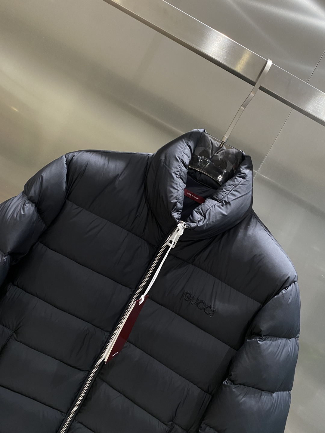 《𝙉𝙚𝙬🤍🖤古家》2025独家专供秋冬新款羽绒服。贸易公司渠道稀出，降温天气必备的保暖单品，不论是日常还