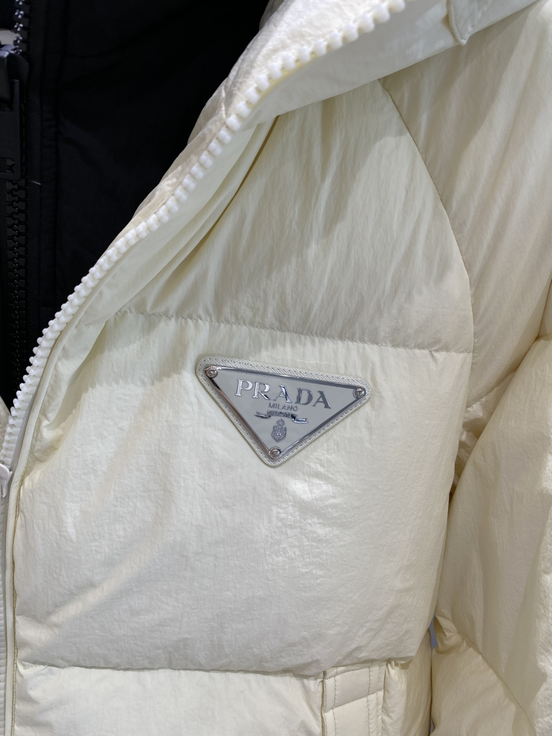 《𝙉𝙚𝙬🤍🖤普家》羽绒服 爆款🔥秋冬新款🆕羽绒服 原版1:1订制五金配件全进口原版定制 欢迎专柜对比 绝