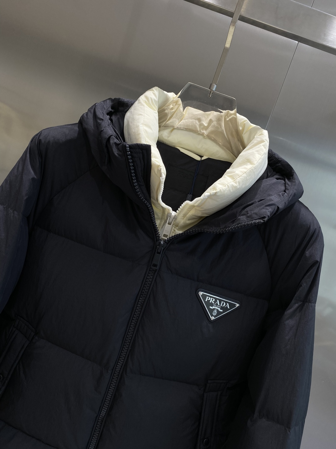 《𝙉𝙚𝙬🤍🖤普家》羽绒服 爆款🔥秋冬新款🆕羽绒服 原版1:1订制五金配件全进口原版定制 欢迎专柜对比 绝