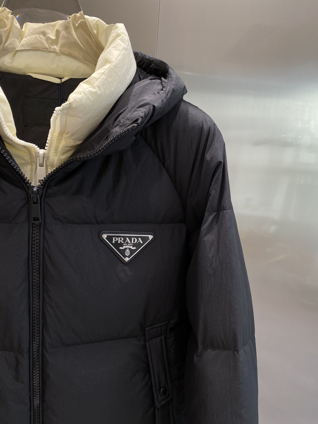 《𝙉𝙚𝙬🤍🖤普家》羽绒服 爆款🔥秋冬新款🆕羽绒服 原版1:1订制五金配件全进口原版定制 欢迎专柜对比 绝