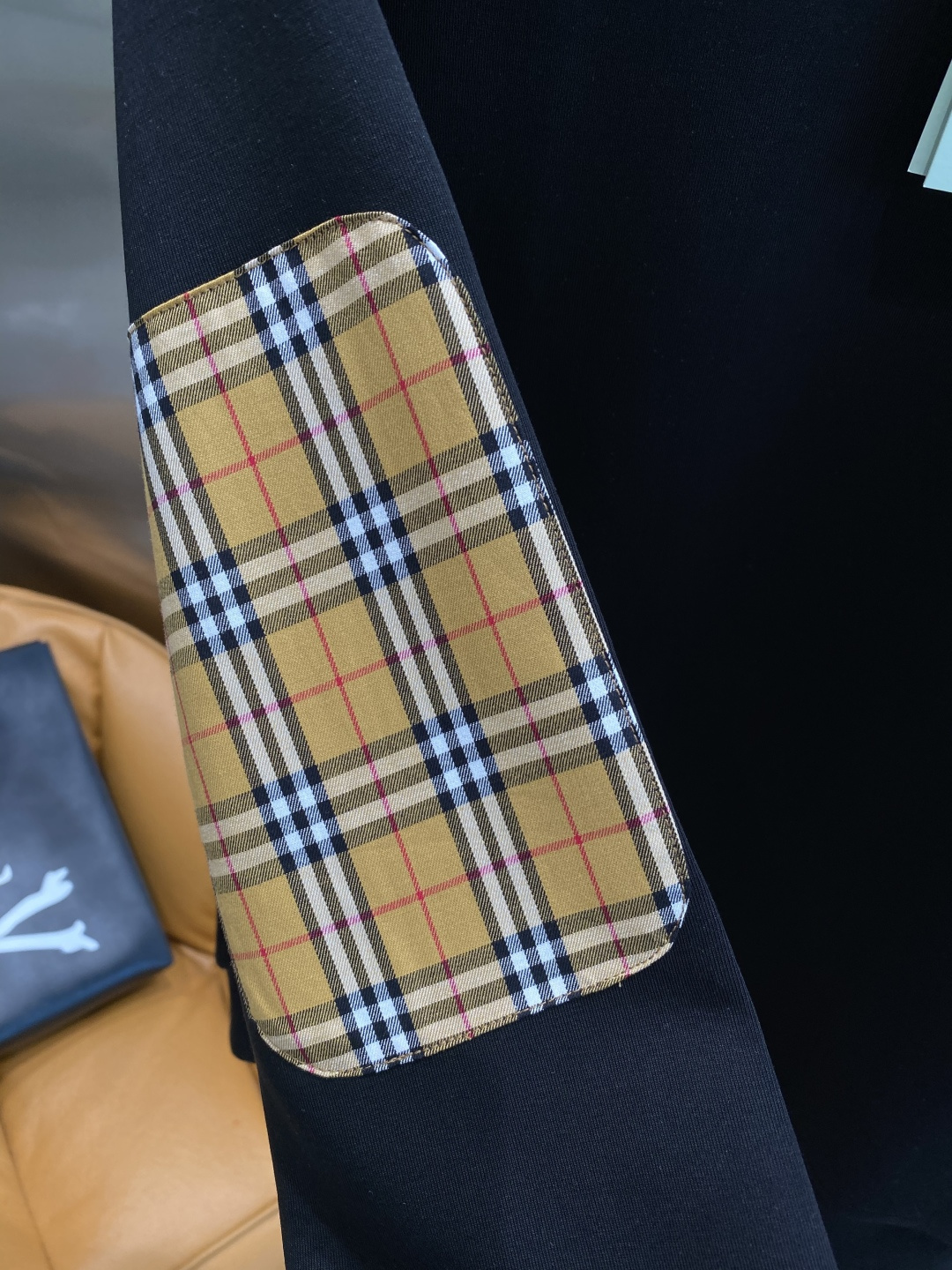 《𝙉𝙚𝙬🤍🖤巴家》25秋冬新品空气层 圆领卫衣，正面品牌标识设计，创意重释品牌标志性设计，采用400克重