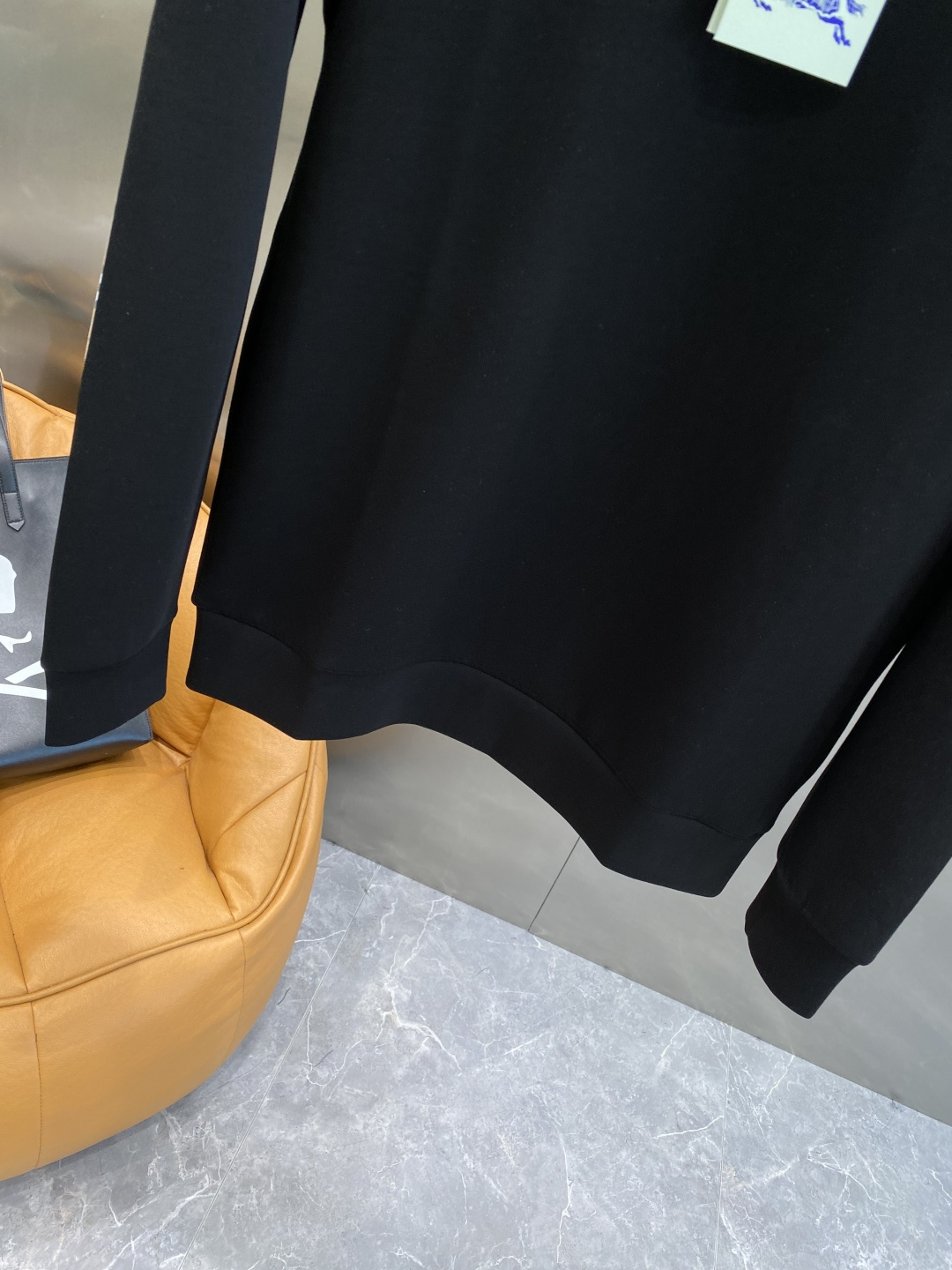 《𝙉𝙚𝙬🤍🖤巴家》25秋冬新品空气层 圆领卫衣，正面品牌标识设计，创意重释品牌标志性设计，采用400克重