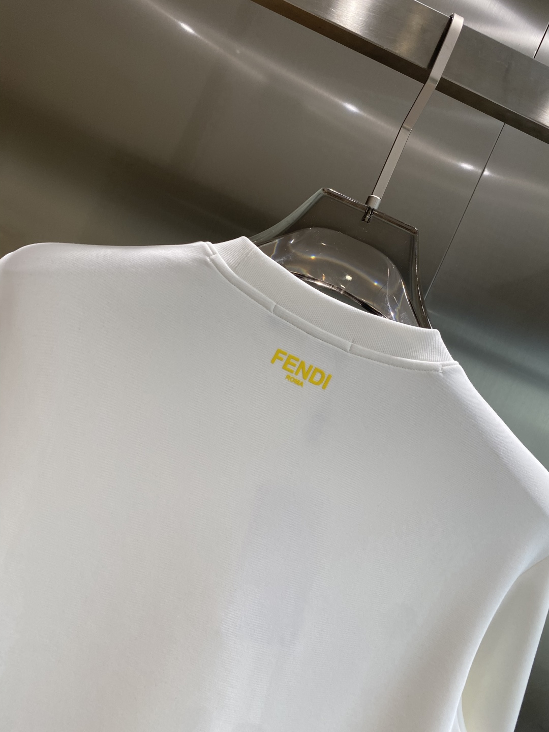 《𝙉𝙚𝙬🤍🖤芬家》25秋冬新品空气层 圆领卫衣，正面品牌标识设计，创意重释品牌标志性设计，采用400克重