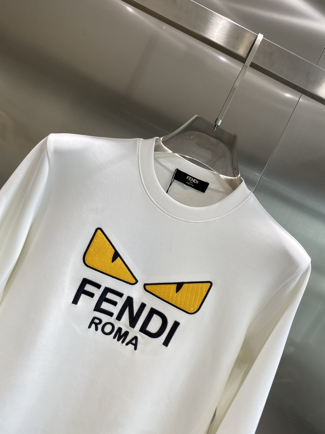 《𝙉𝙚𝙬🤍🖤芬家》25秋冬新品空气层 圆领卫衣，正面品牌标识设计，创意重释品牌标志性设计，采用400克重