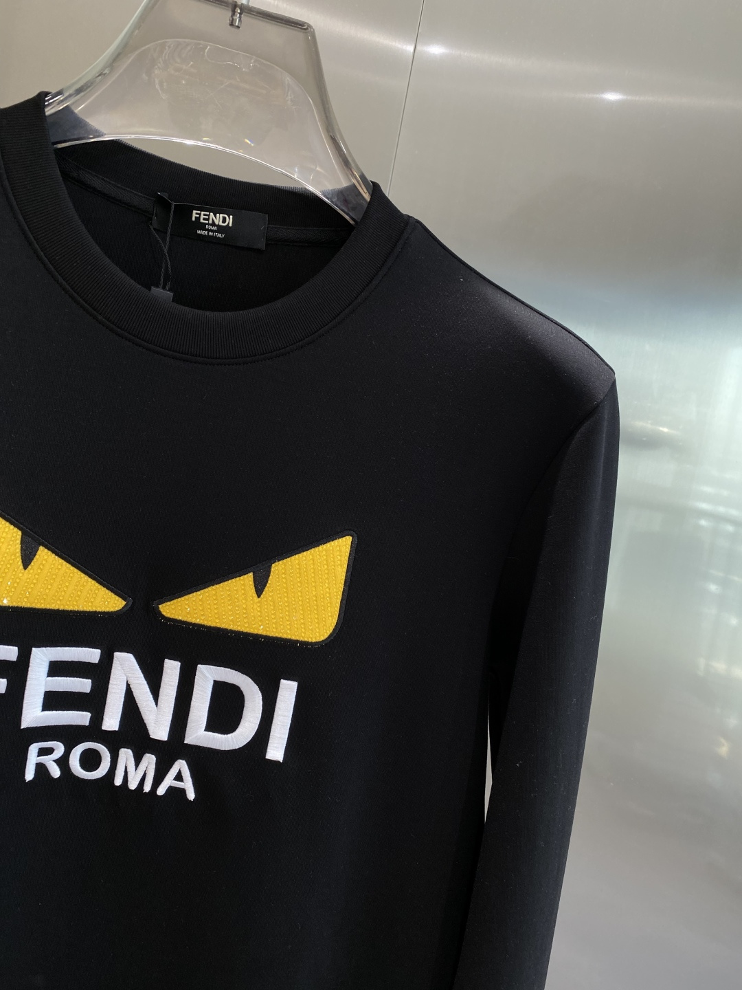 《𝙉𝙚𝙬🤍🖤芬家》25秋冬新品空气层 圆领卫衣，正面品牌标识设计，创意重释品牌标志性设计，采用400克重