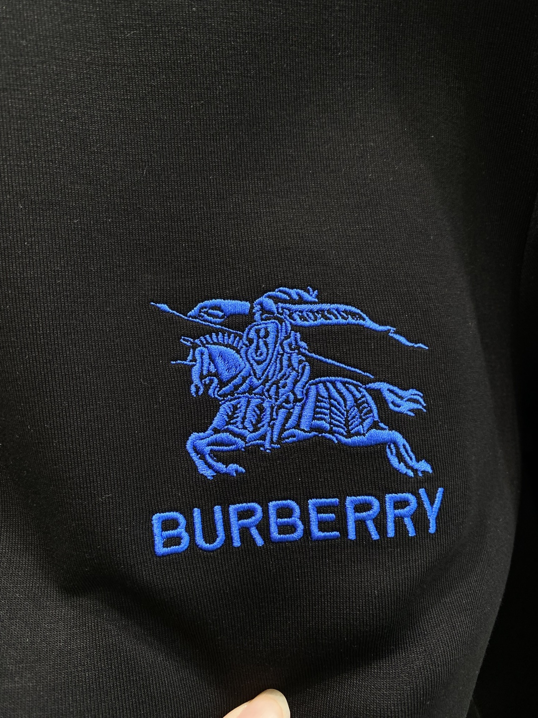 《𝙉𝙚𝙬🤍🖤巴家》25秋冬新品空气层 圆领卫衣，正面品牌标识设计，创意重释品牌标志性设计，采用400克重