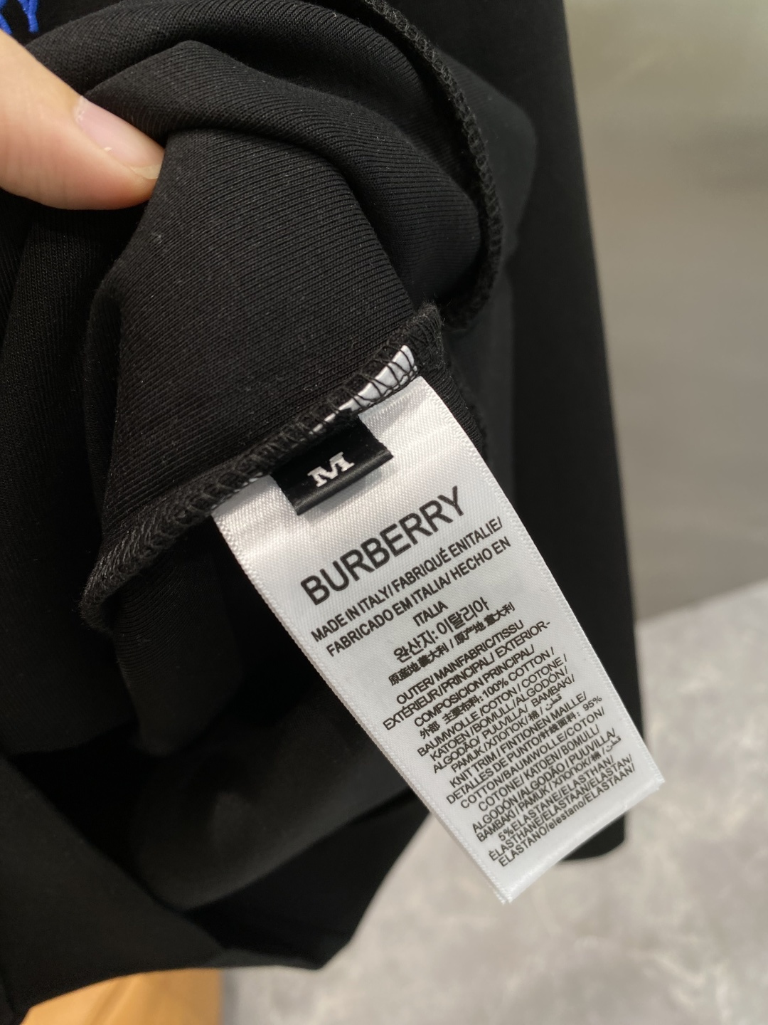 《𝙉𝙚𝙬🤍🖤巴家》25秋冬新品空气层 圆领卫衣，正面品牌标识设计，创意重释品牌标志性设计，采用400克重