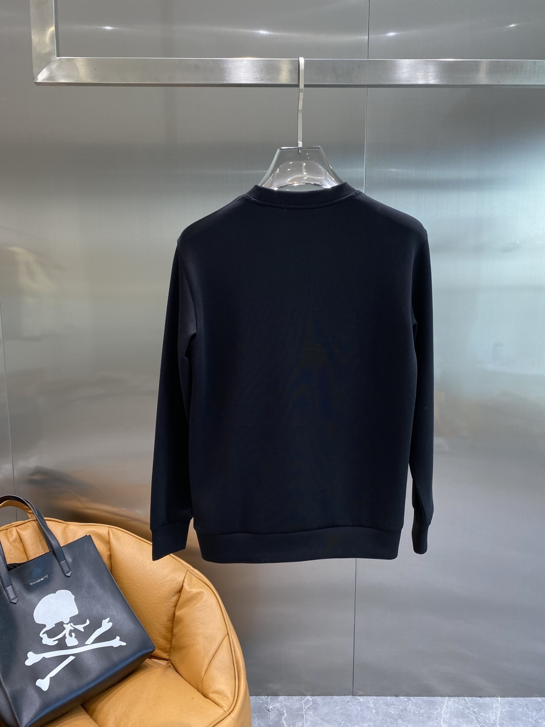 《𝙉𝙚𝙬🤍🖤罗家》25秋冬新品空气层 圆领卫衣，正面品牌标识设计，创意重释品牌标志性设计，采用400克重