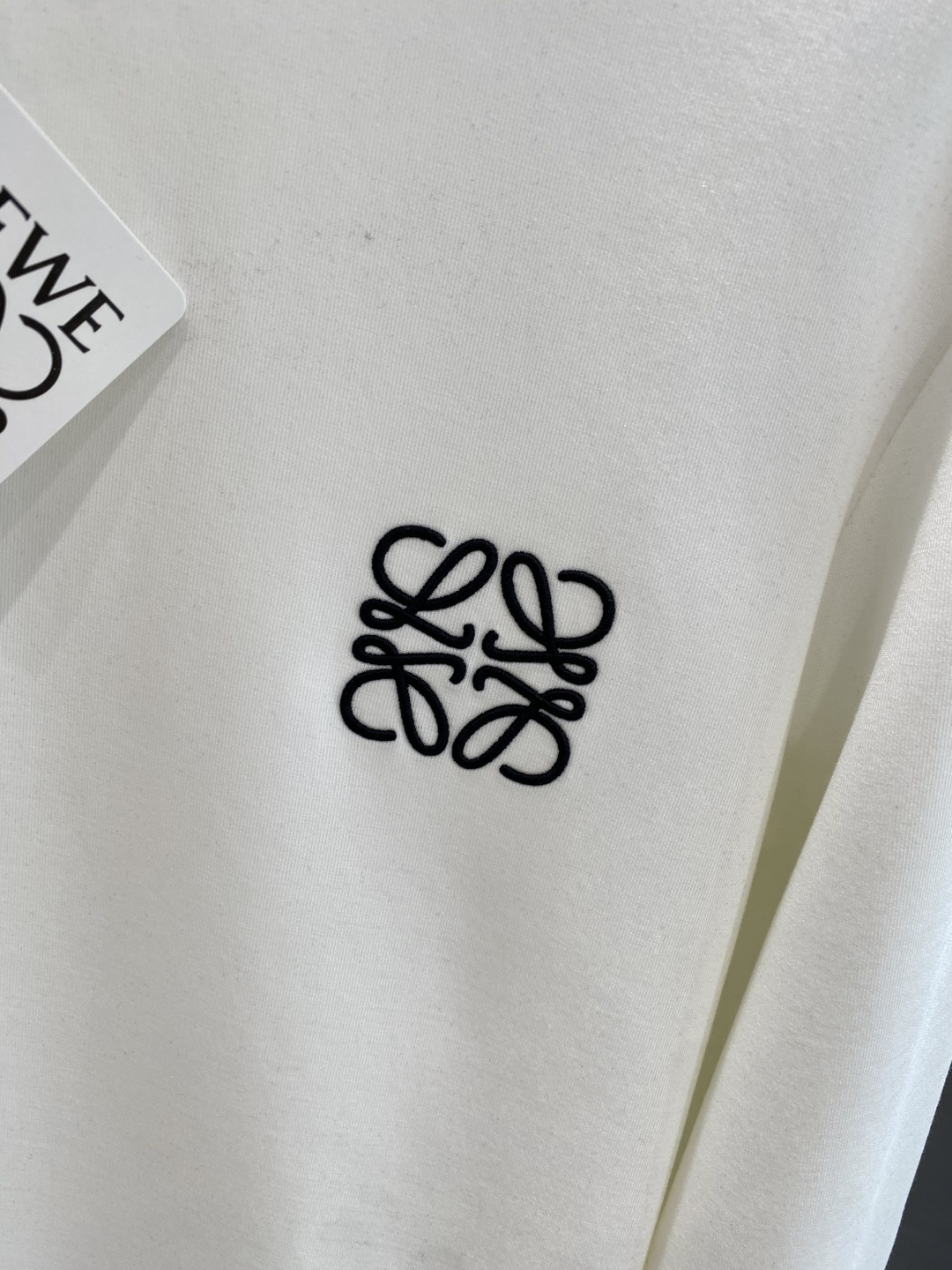 《𝙉𝙚𝙬🤍🖤罗家》25秋冬新品空气层 圆领卫衣，正面品牌标识设计，创意重释品牌标志性设计，采用400克重