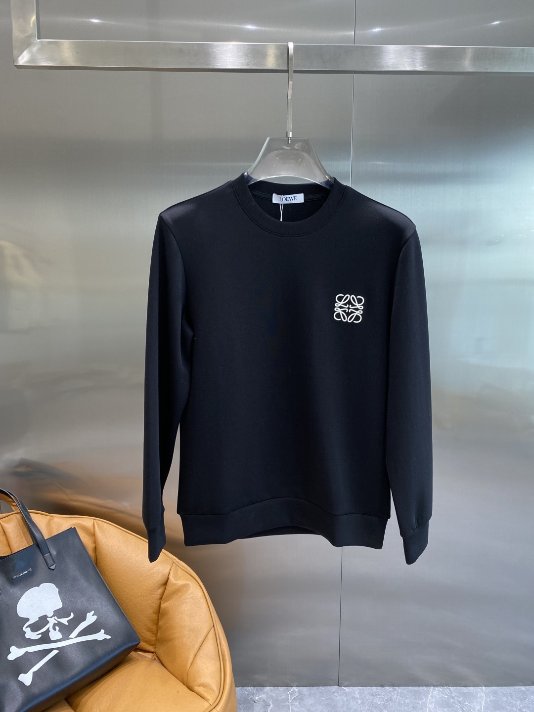 《𝙉𝙚𝙬🤍🖤罗家》25秋冬新品空气层 圆领卫衣，正面品牌标识设计，创意重释品牌标志性设计，采用400克重