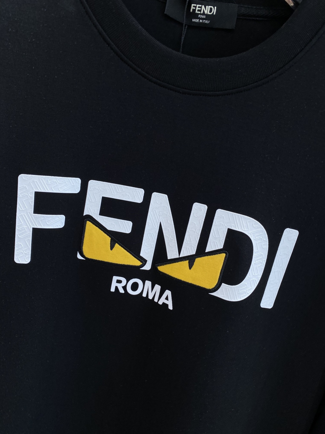 《𝙉𝙚𝙬🤍🖤芬家》25秋冬新品空气层 圆领卫衣，正面品牌标识设计，创意重释品牌标志性设计，采用400克重