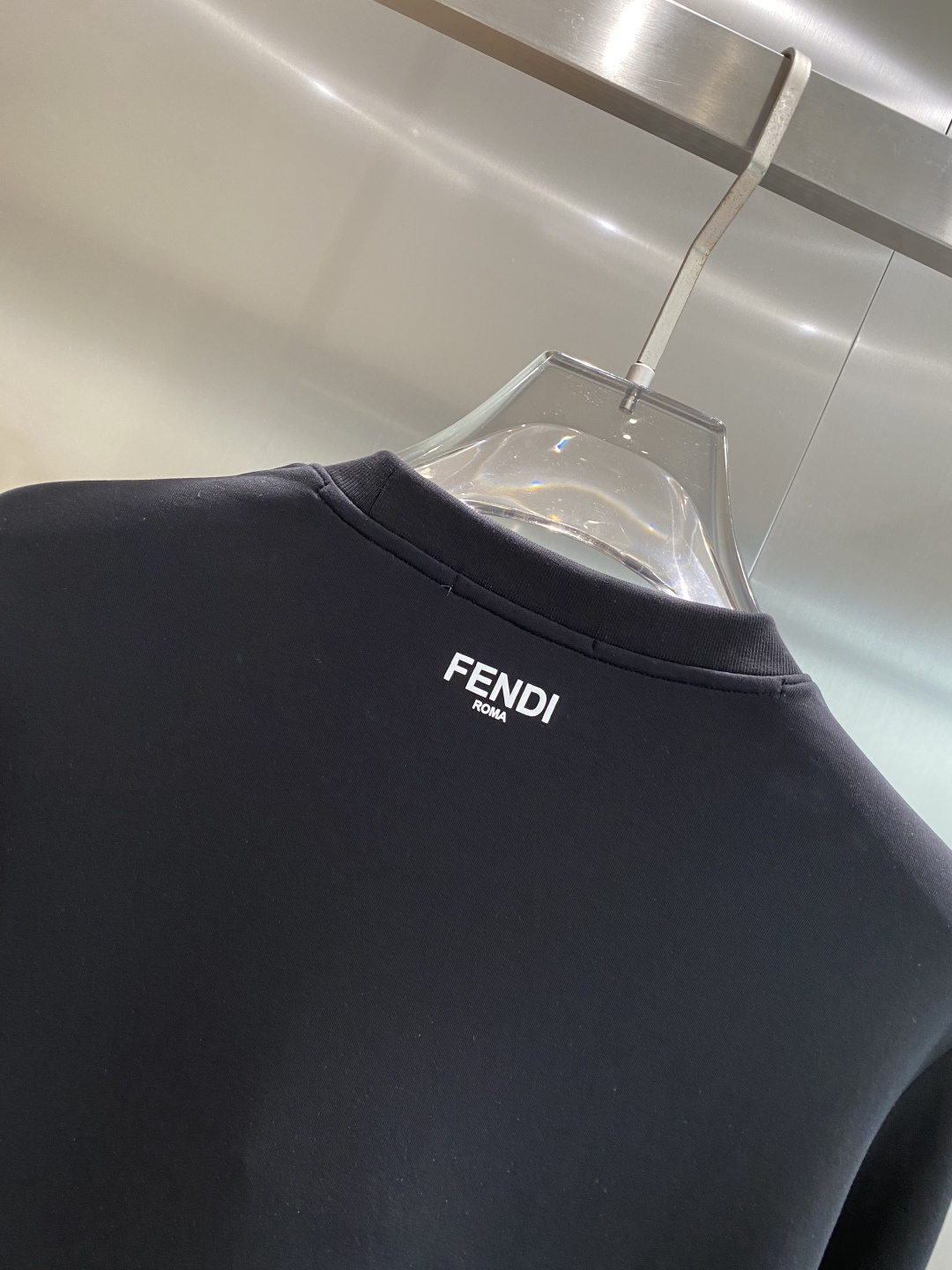 《𝙉𝙚𝙬🤍🖤芬家》25秋冬新品空气层 圆领卫衣，正面品牌标识设计，创意重释品牌标志性设计，采用400克重