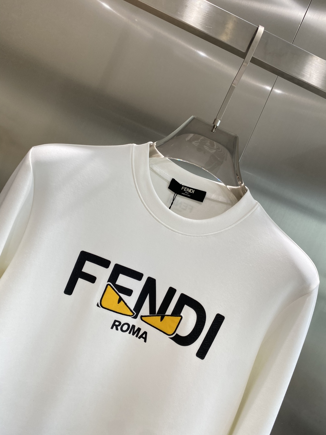 《𝙉𝙚𝙬🤍🖤芬家》25秋冬新品空气层 圆领卫衣，正面品牌标识设计，创意重释品牌标志性设计，采用400克重