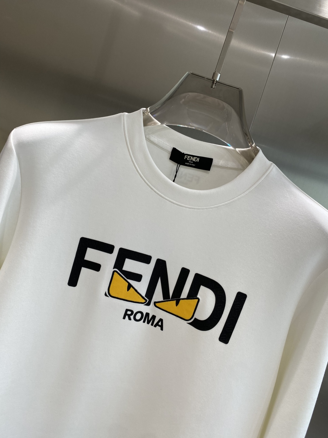 《𝙉𝙚𝙬🤍🖤芬家》25秋冬新品空气层 圆领卫衣，正面品牌标识设计，创意重释品牌标志性设计，采用400克重