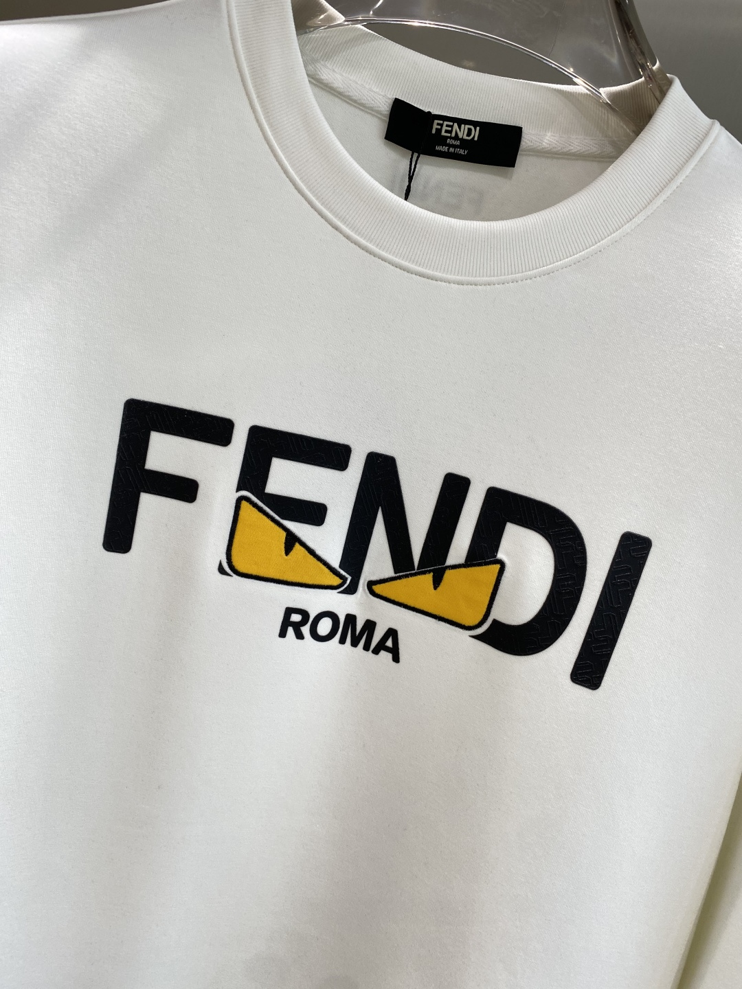 《𝙉𝙚𝙬🤍🖤芬家》25秋冬新品空气层 圆领卫衣，正面品牌标识设计，创意重释品牌标志性设计，采用400克重