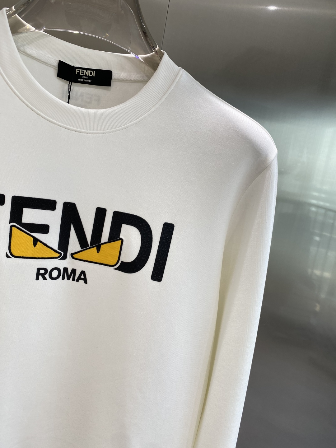 《𝙉𝙚𝙬🤍🖤芬家》25秋冬新品空气层 圆领卫衣，正面品牌标识设计，创意重释品牌标志性设计，采用400克重